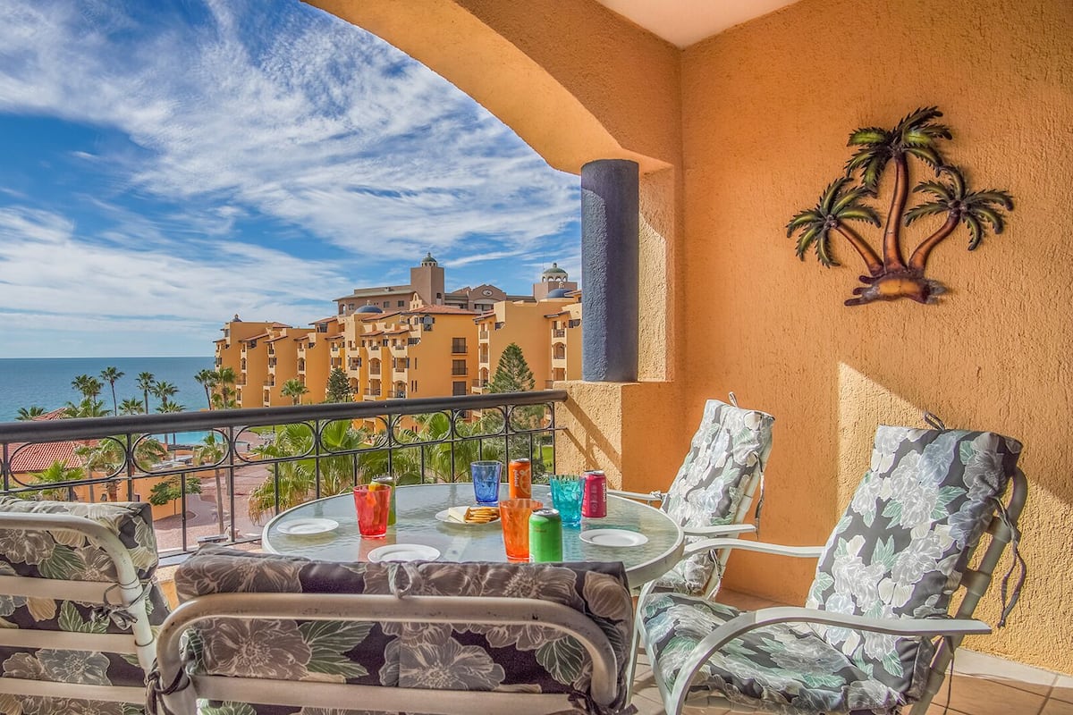 Kondominium, 1 Tempat Tidur King dengan tempat tidur Sofa, balkon (Princesa De Peñasco D 404) | Tempat makan outdoor