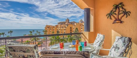 Condo, 1 King Bed with Sofa bed, Balcony, Ocean View (Princesa De Peñasco D 404) | Outdoor dining