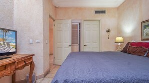 1 habitación, decoración personalizada y muebles diferentes 