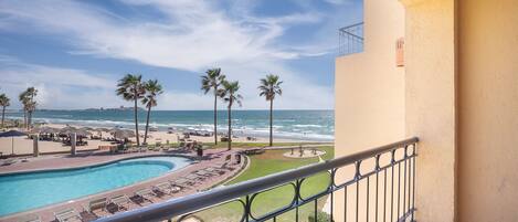 콘도, 침대(여러 개), 발코니, 수영장 전망 (Princesa De Peñasco A 204) | 숙박 시설 구내