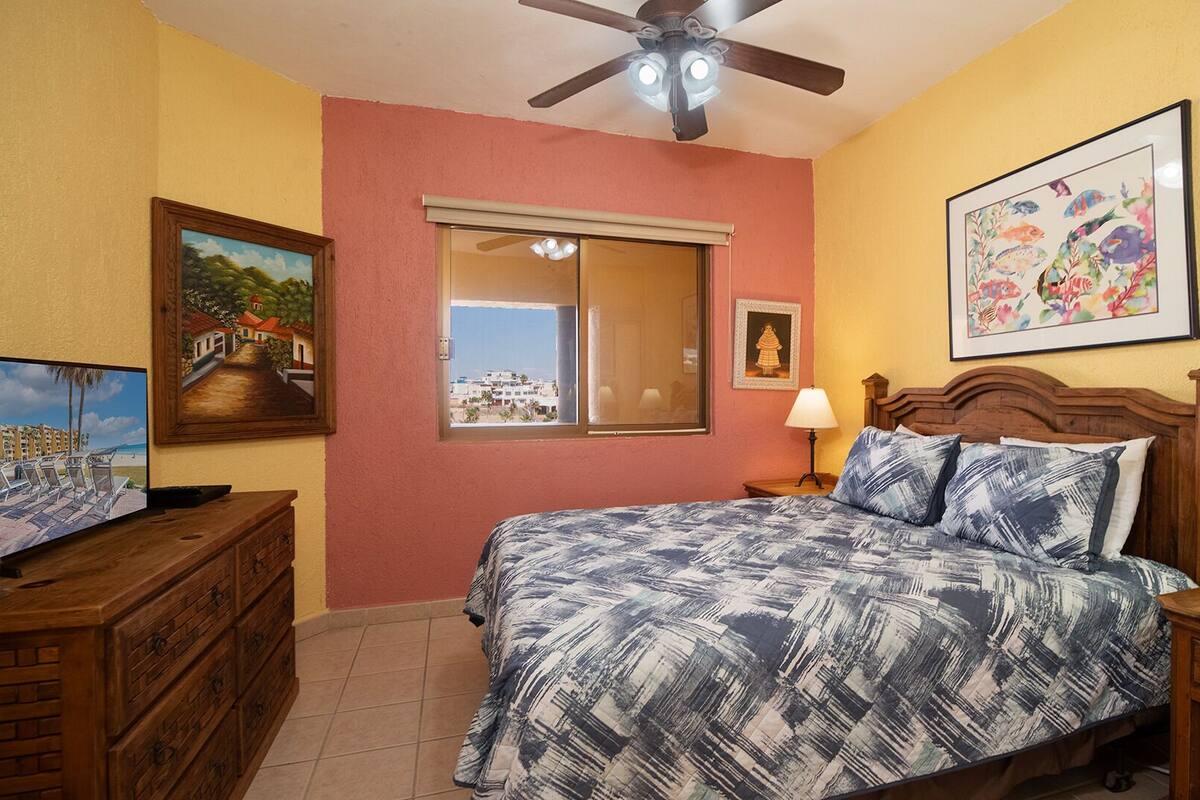 2 bedrooms, individually decorated, individually furnished, bed sheets