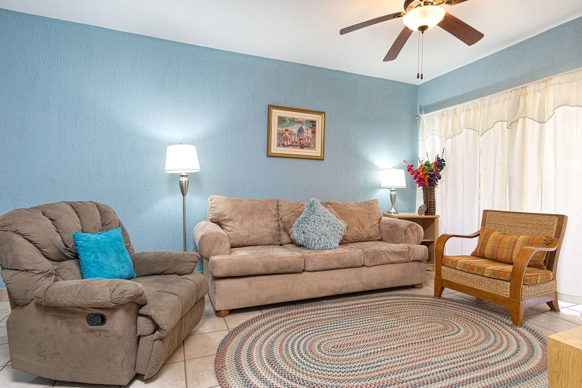 Condo, Multiple Beds, Balcony, Pool View (Princesa De Peñasco B 108) | Living area | MP3 dock