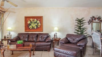 Condo, Multiple Beds, Balcony, Ocean View (Princesa De Peñasco D 402) | Living area | MP3 dock