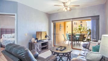 Lägenhet - flera sängar - balkong - utsikt mot trädgården (Princesa De Peñasco D 208) | Vardagsrum | En mp3-dockningsstation