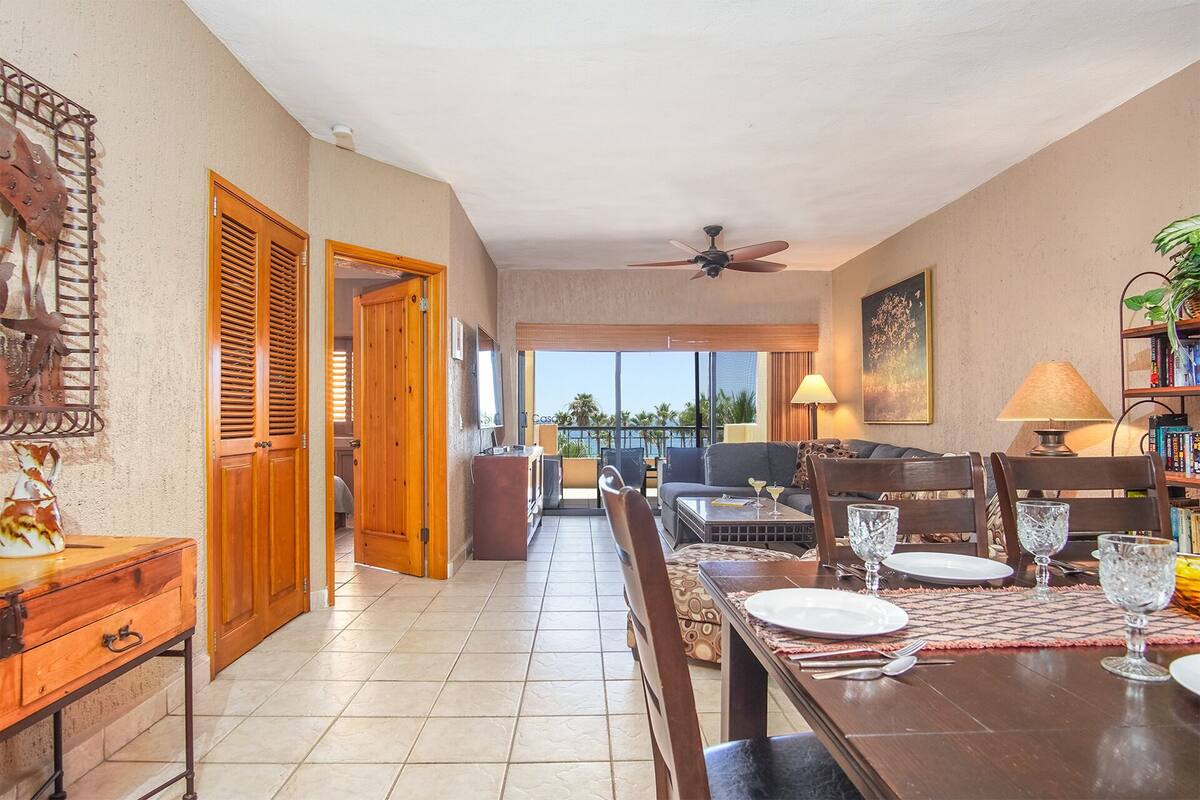 Condo, varias camas, balcón, vista al océano (Princesa De Peñasco D 307) | Restaurantes