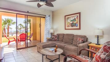 Condo, Multiple Beds, Balcony, Pool View (Princesa De Peñasco C 103) | Living area | MP3 dock