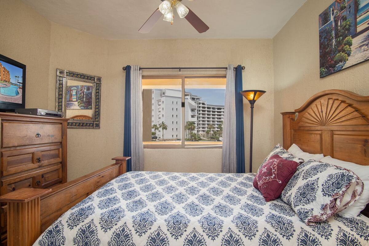 Lejlighed - flere senge - balkon - havudsigt (Princesa De Peñasco D 401) | 2 soveværelser, individuelt design, individuel indretning, sengetøj