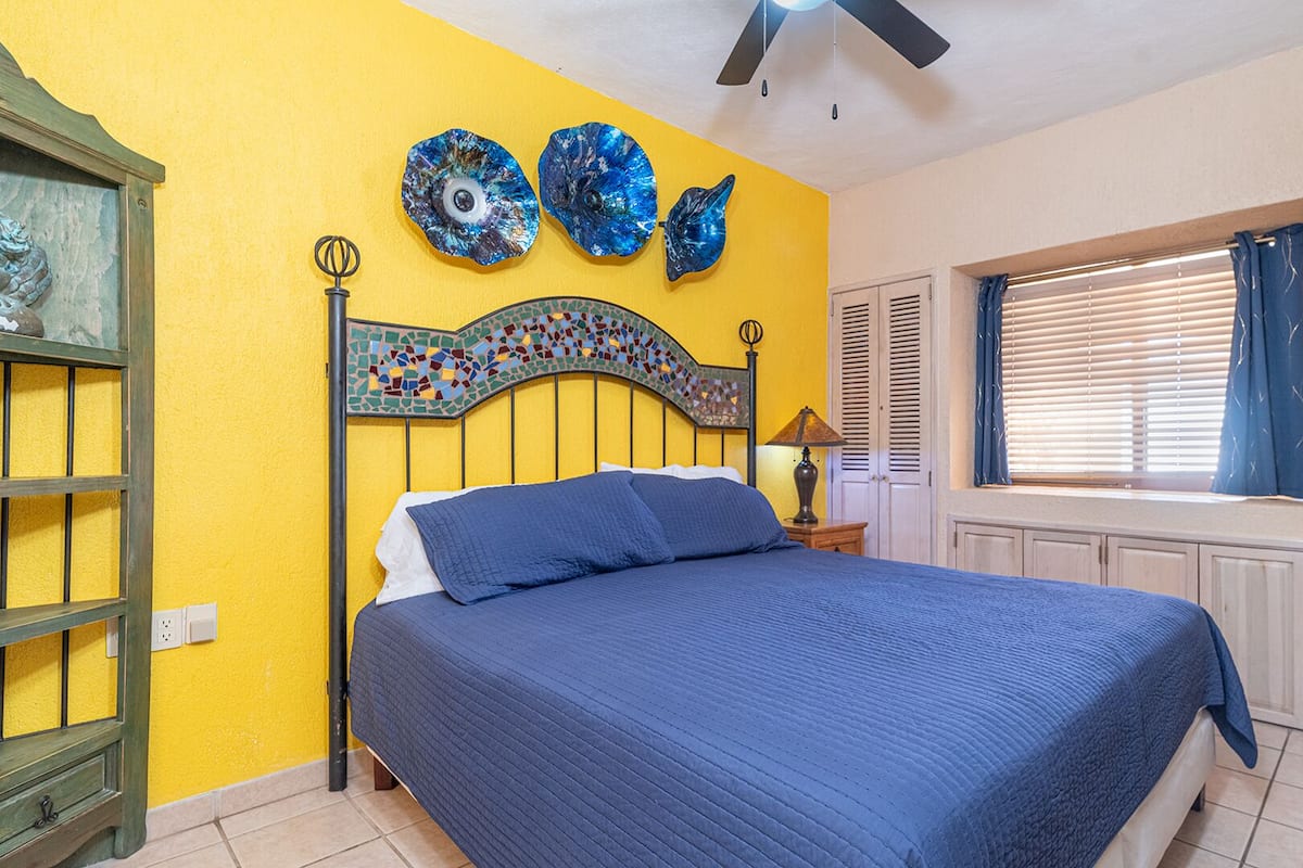 2 habitaciones, decoración personalizada y muebles diferentes