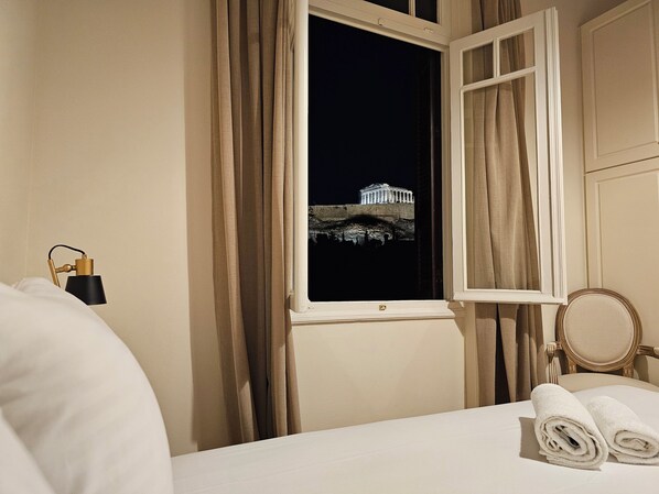 3 bedrooms, iron/ironing board, travel cot, WiFi - Acropolis Eternal Mansion by YHA (Athens)