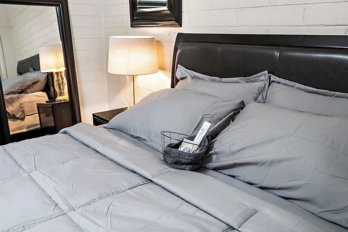 2 chambres, fer et planche à repasser, Wi-Fi gratuit, draps fournis