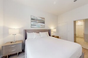 4 slaapkamers, een strijkplank/strijkijzer, gratis wifi, beddengoed