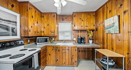 Little Barbee Lakefront Bungalow