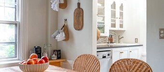 Beautiful 2-bedroom apartment in  Providence's historic Federal Hill