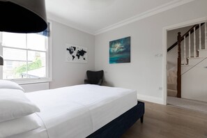 5 quartos, ferros/tábuas de passar roupa, Wi-Fi de cortesia