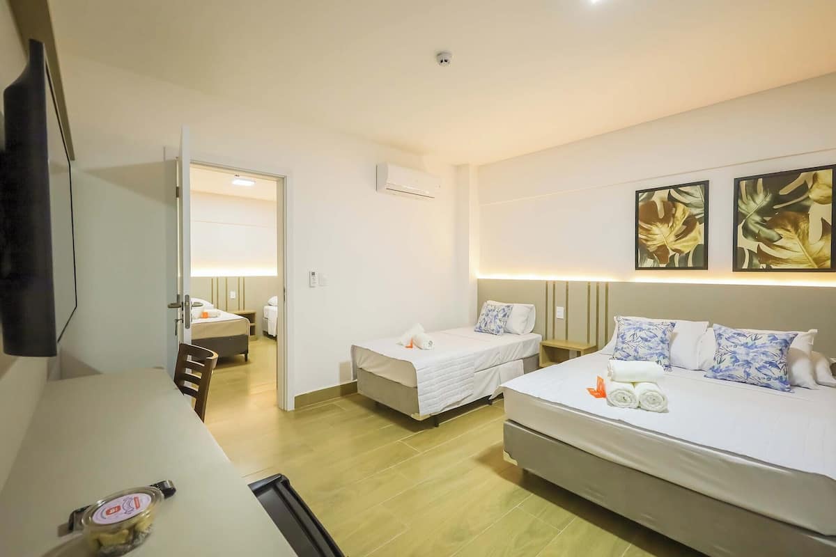 Laptop workspace, soundproofing, free WiFi