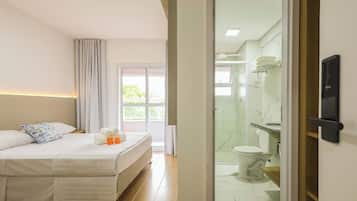 ๋
ธํธ๋ถ ์์
๊ณต๊ฐ, ๋ฐฉ์ ์ค๋น, ๋ฌด๋ฃ WiFi