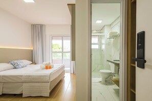 Laptop workspace, soundproofing, free WiFi - Tri Hotel Praia Grande (Praia Grande)