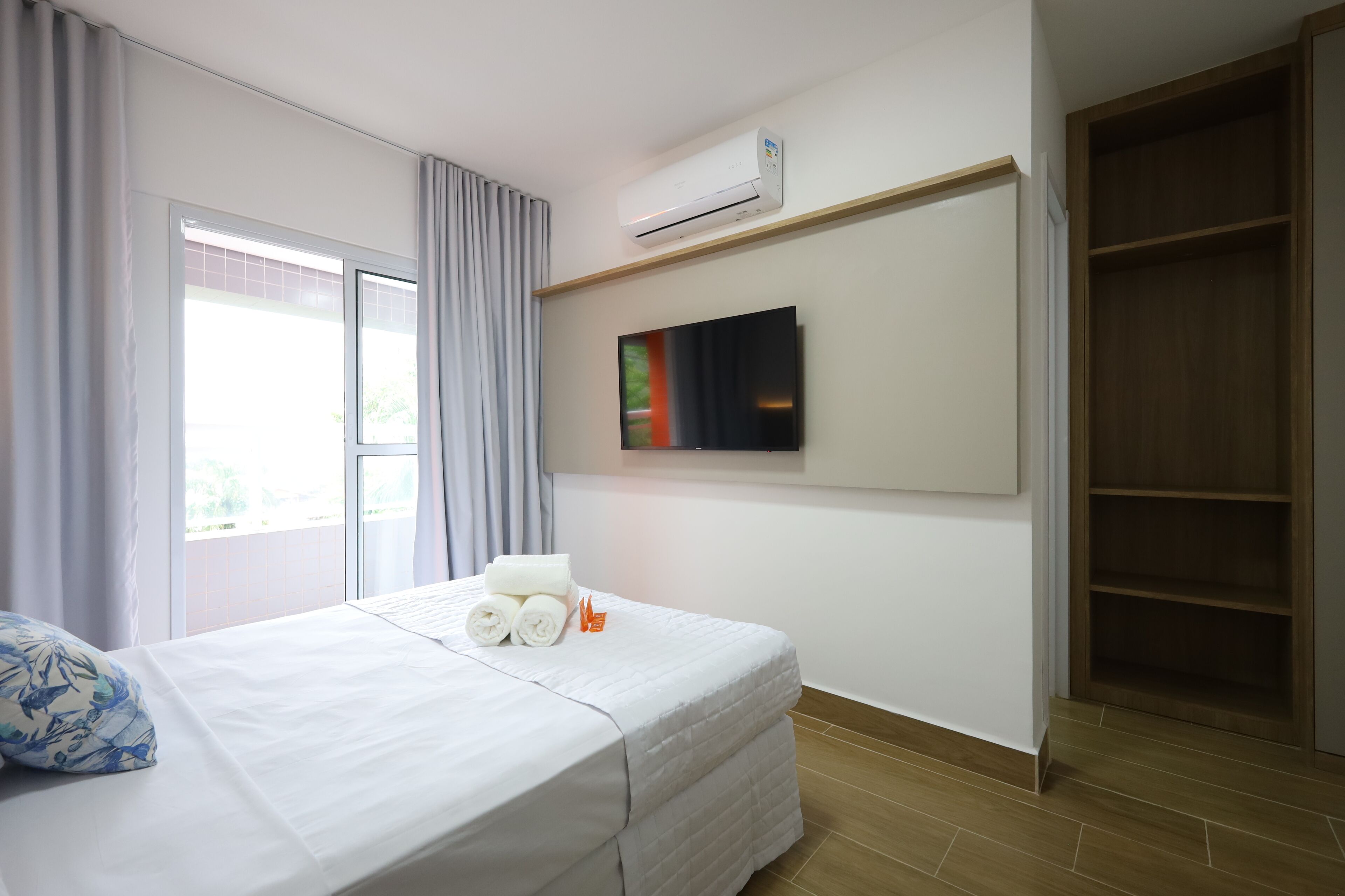 笔记本电脑工作区、隔音、免费 WiFi