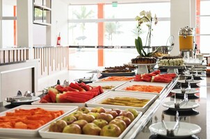 Desayuno buffet incluido todos los días 