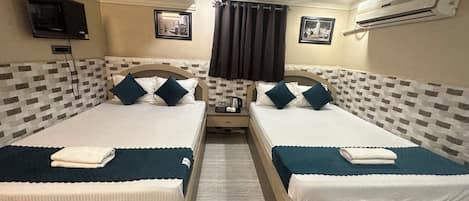 Deluxe-Zweibettzimmer, Stadtblick | Kostenloses WLAN