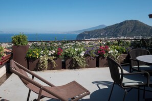 Terrace/patio - Luxurious Suites with Gulf of Sorrento View (Campania)