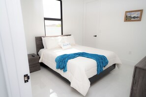4 bedrooms, desk, iron/ironing board, WiFi