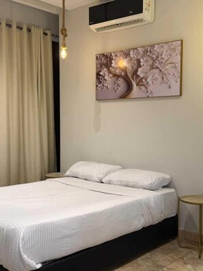 2 bedrooms, WiFi, bed sheets, wheelchair access