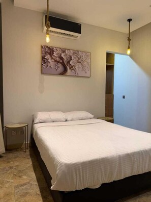 2 bedrooms, WiFi, bed sheets, wheelchair access