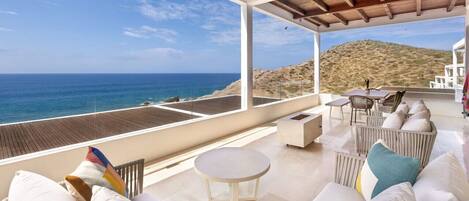 تناول الطعام بالخارج