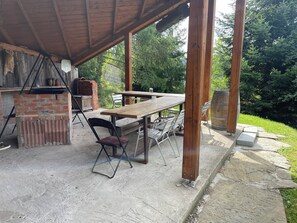 تناول الطعام بالخارج