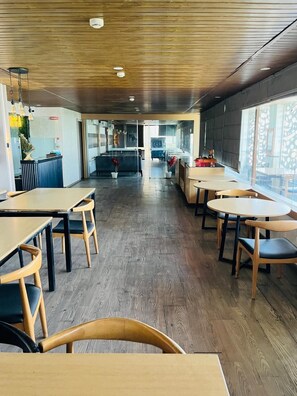 Restaurant - Anand The Landmark (Indore)