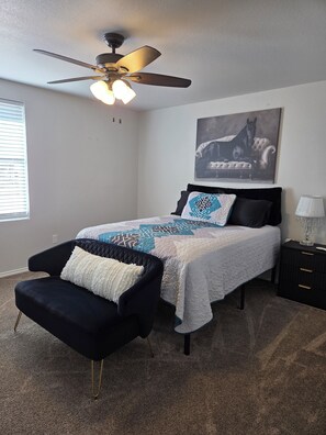 3 chambres, bureau, Wi-Fi gratuit, draps fournis