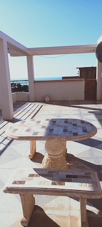 Terrace/patio. Cléopâtre, Apartment next to the Algiers Tipaza freeway.