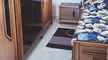 2 dormitorios, tabla de planchar con plancha, wifi gratis y ropa de cama