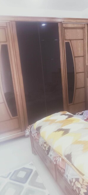 Fer et planche à repasser, Wi-Fi, draps fournis