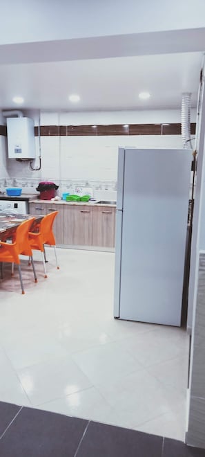 Fridge, microwave, coffee/tea maker, electric kettle
