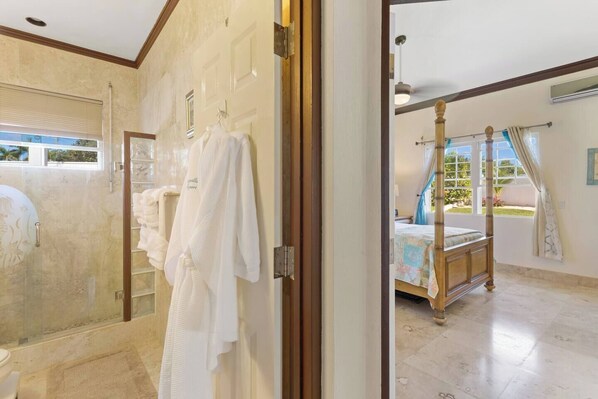 3 soverom, strykejern/-brett, wi-fi og sengetøy