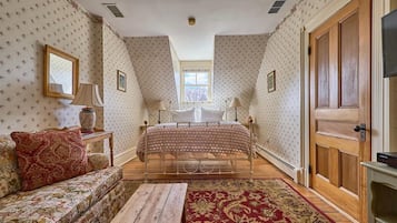 Room (3) | Iron/ironing board, free WiFi