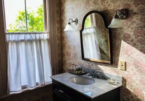 Room (5) | Bathroom | Hair dryer, towels, soap, shampoo - The Millerton Inn (Millerton)