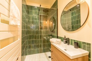Shower, towels