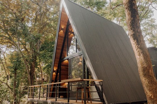 2-Bed Jungle Chic Hideaway - New Modern Design Jungalow