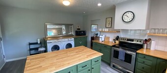East Knox Home! For Families!