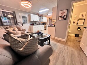 Fernseher, Tischfußball