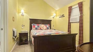 1 bedroom, desk, iron/ironing board, WiFi