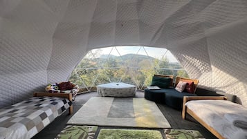 3 bedrooms, desk, iron/ironing board, WiFi