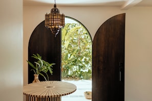 Queen Suite with Garden View | Living area - Domo Nosara Boutique Hotel (Nosara)
