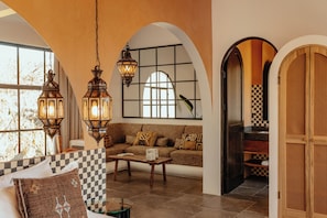 King Suite | Premium bedding, memory-foam beds, in-room safe, blackout curtains - Domo Nosara Boutique Hotel (Nosara)