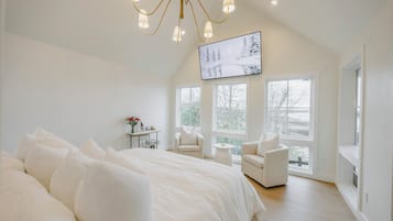 1 bedroom, iron/ironing board, travel crib, free WiFi