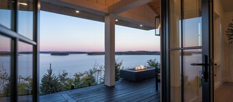 ADIRONDACK LUXURY MODERN LAKEFRONT OASIS WITH HOT TUB! 2025 NEW BUILD!