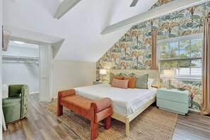 4 bedrooms, desk, iron/ironing board, free WiFi